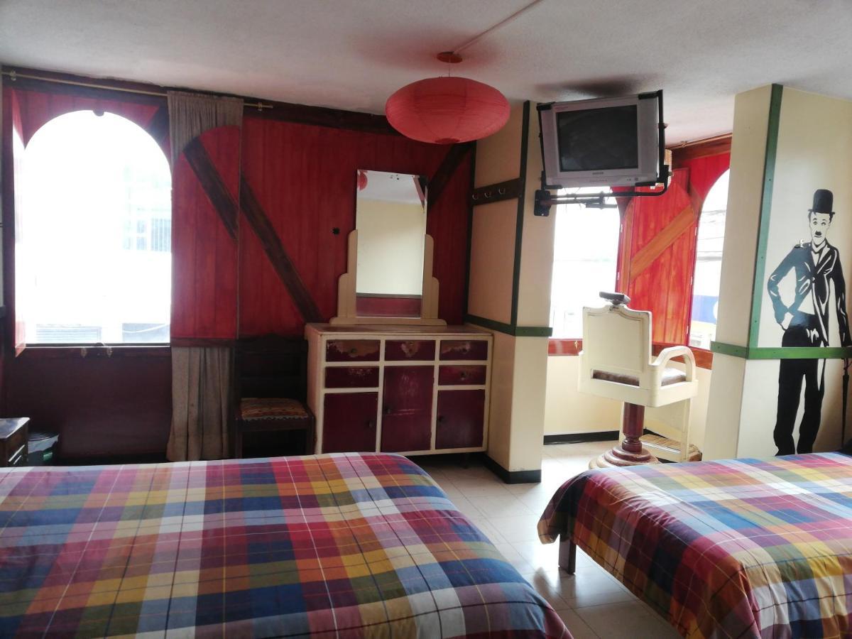 Bed and Breakfast Flying Donkey à Otavalo Extérieur photo